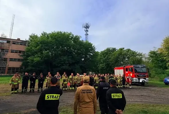 Gminne ćwiczenia OSP w Pszczelej Woli – strażacy doskonalili umiejętności