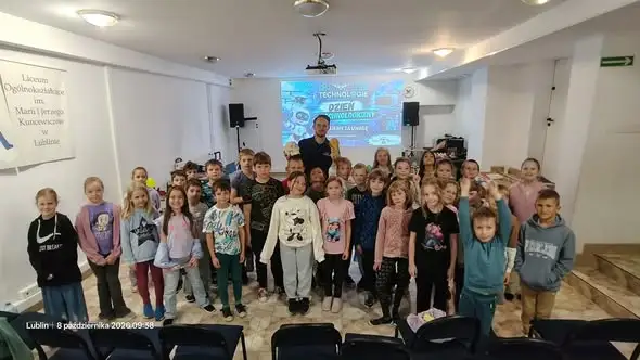 Uczniowie odkrywali tajniki druku 3D podczas pokazowych zajęć
