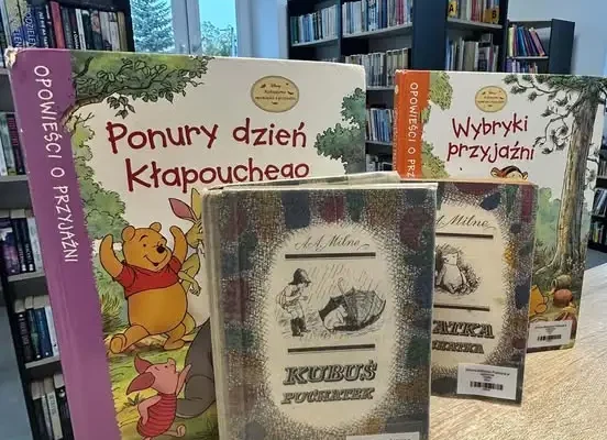 Sto lat Kubusia Puchatka – biblioteka w Jabłonnie świętuje jubileusz misia