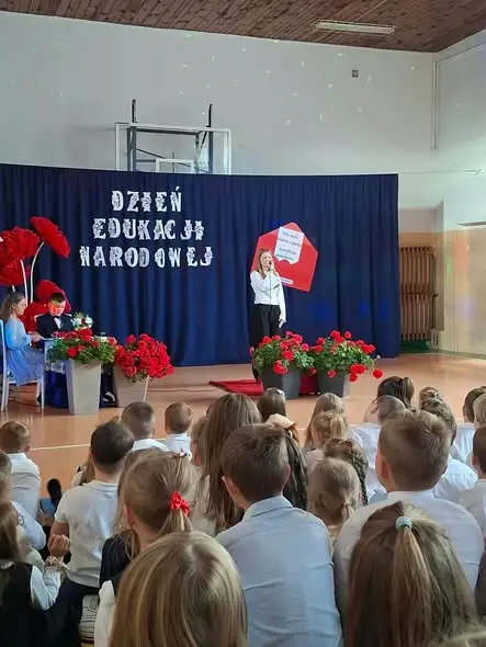 Dzień Edukacji Narodowej w SP Wojciechów – koncert życzeń i własnoręczne upominki