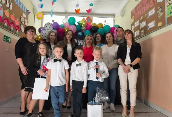 Pasowanie na ucznia i Dzień Edukacji Narodowej w Szkole Podstawowej w Wojciechowie