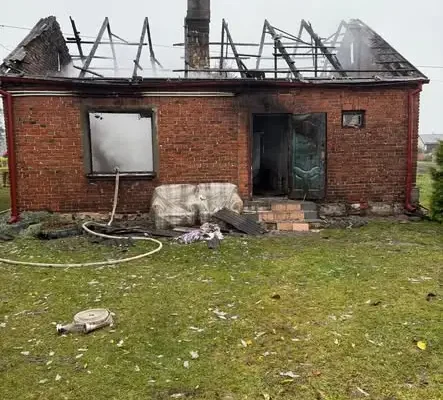 Tragiczny pożar domu w Łysołajach. Nie żyją dwie osoby