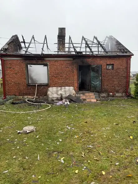 Tragiczny pożar domu w Łysołajach. Nie żyją dwie osoby