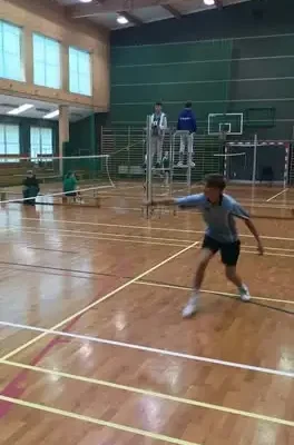 Badminton w Osjakowie: uczniowie walczyli o podium Mistrzostw Powiatu Wieluńskiego