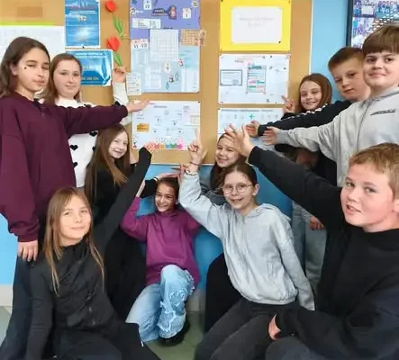 Kreatywna powtórka z matematyki w klasie 5 – plakaty zamiast zeszytów