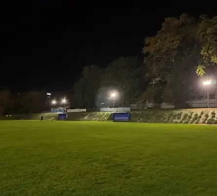 Nowe oświetlenie na boisku BKS Lublin — dzięki pomocy rodziców zawodników