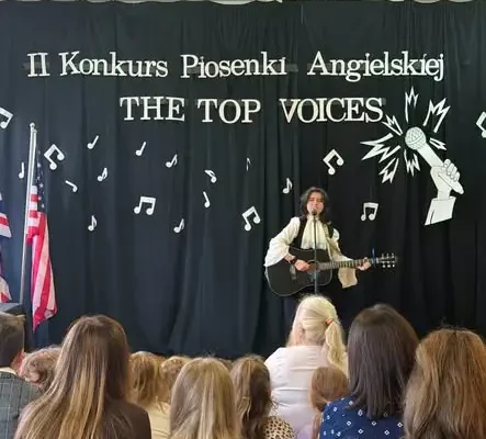Uczennice z Niedrzwicy Dużej nagrodzone w konkursie piosenki angielskiej „The Top Voices”